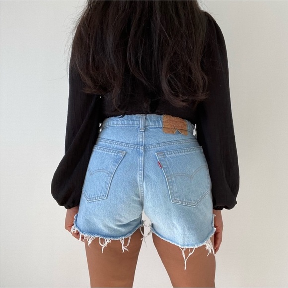 Levi's 501 90s Cut-Off Raw Hem Shorts High Waist - Picture 1 of 9